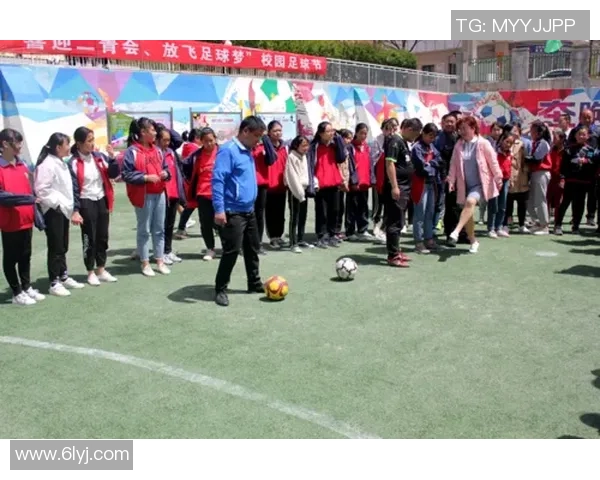 3月21日足球明星齐聚一堂共庆绿茵传奇与未来希望的交汇时刻